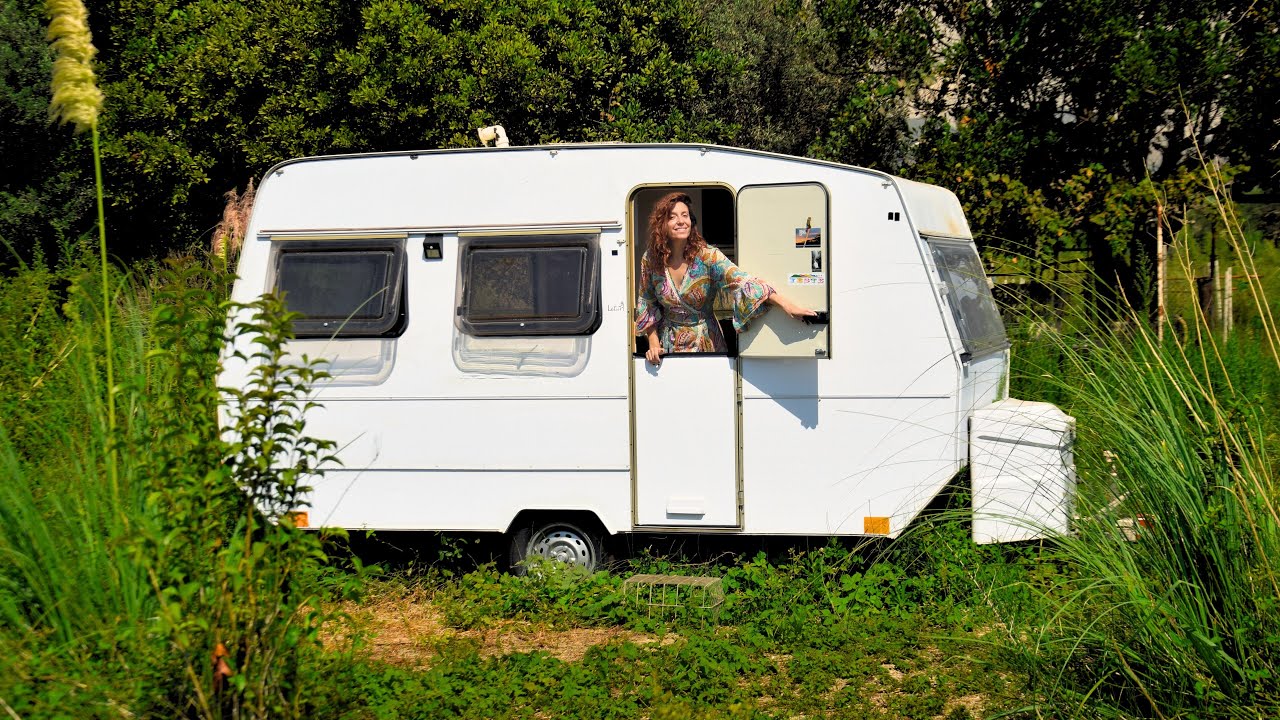 🛠️ Restauramos una Caravana Antigua en nuestra Finca Rural Autosuficiente
