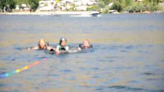 Makena waterskiing.AVI