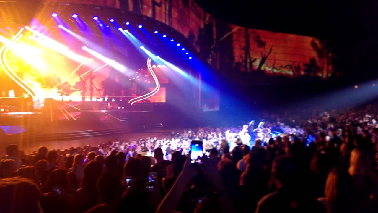 TOXIC/STRONGER/DRIVE ME CRAZY/TIL' THE WORLD ENDS MEDLEY BRITNEY SPEARS