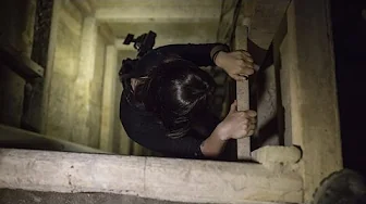 They completely explore the tunnel through which El Chapo escaped.