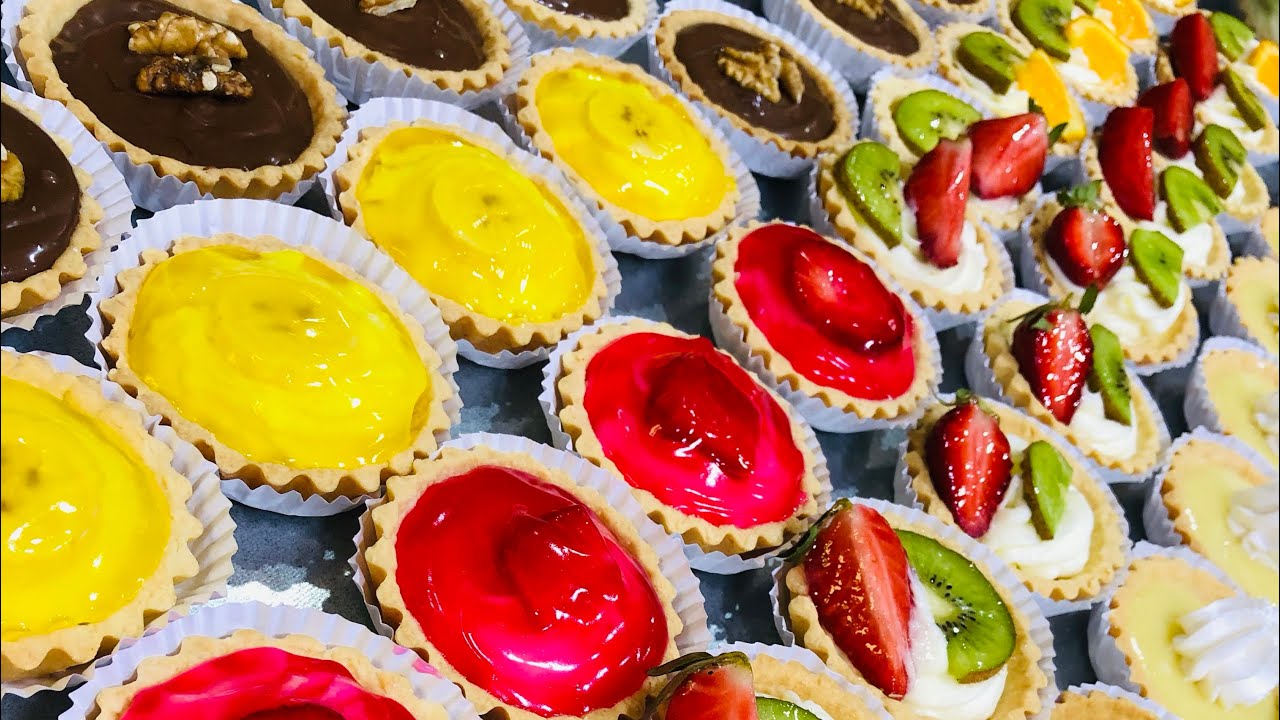 تارتولات بالفواكه عجينة مبسة وكريمة روعة والسر باش يبقاو محافظين على شكلهم بعد الطهي