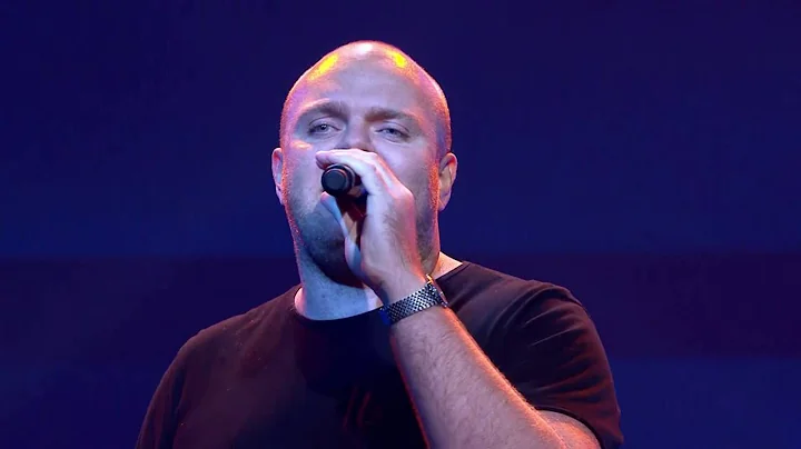 Nic Jeffries sings 'Bridge Over Troubled Water' | ...