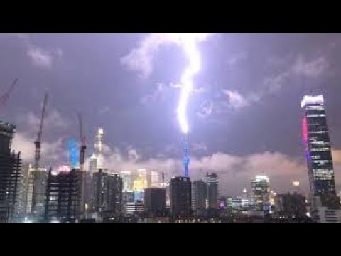 《石濤聚焦》「今天8.10很特別 上海東方明珠被雷電擊中」習近平困獸之鬥 曾慶紅馬仔吳征上海馬路被抓 四面出擊八方征討內外開火「只為自負之感 獨尊之覺 宦官式男人之偉岸」絕滅之時無欺（10/08）