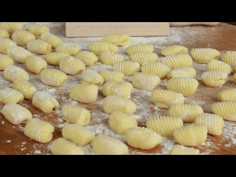 Video: Kako Narediti Krompirjeve Njoke