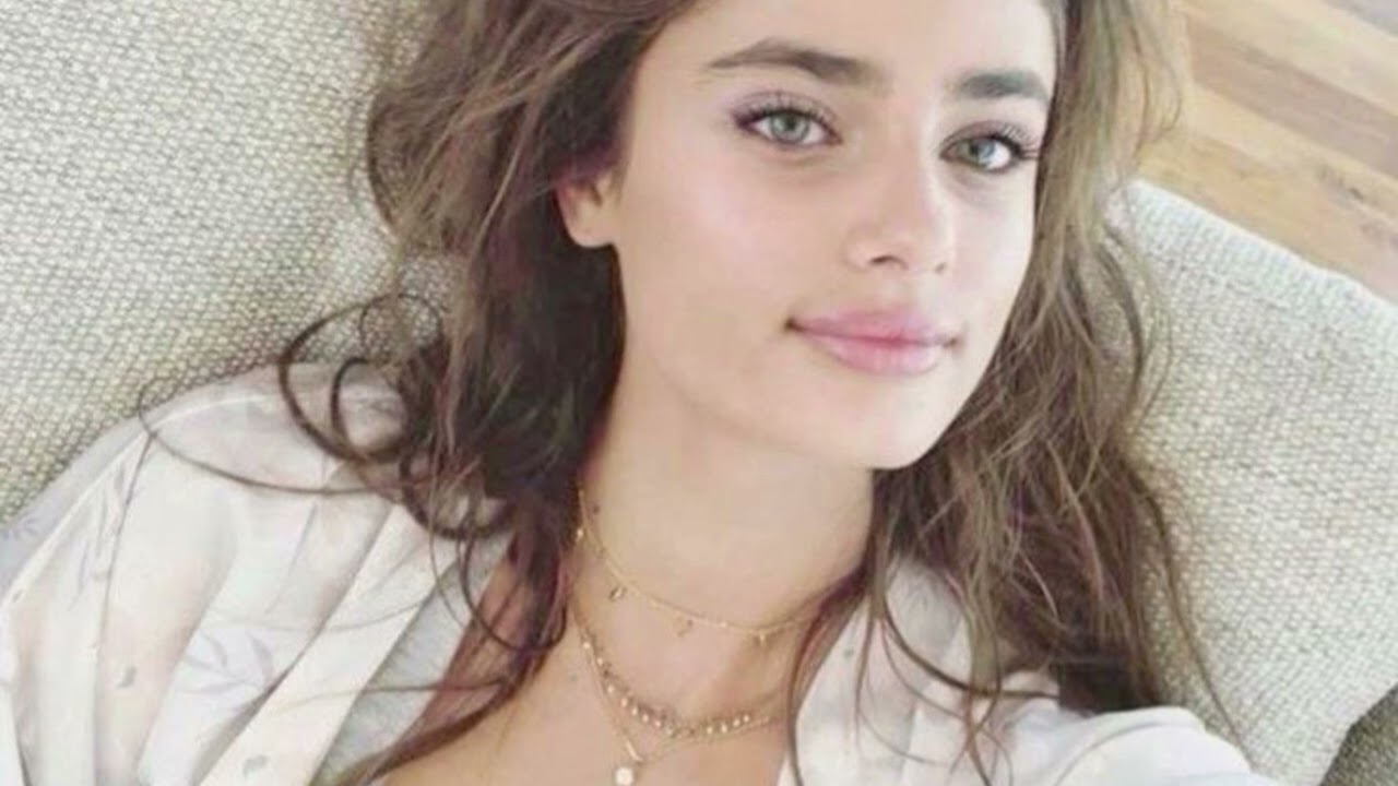 taylor hill’s twin ౨ৎ