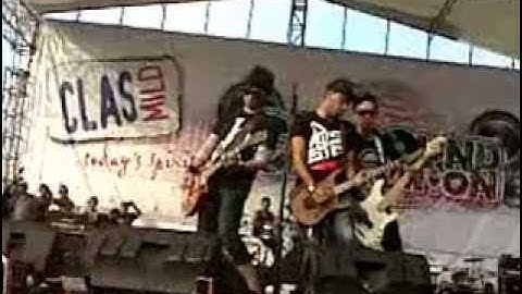 Five minute - semakin ku kejar semakin kau jauh [live]