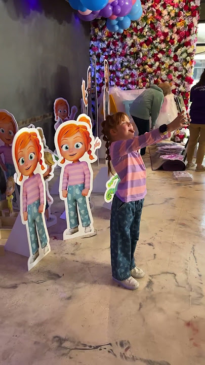 Adley's MOViE PREMiERE!! ➡️ @AforAdley takes a SELFiE during the PURPLE CARPET PARTY!! #shorts