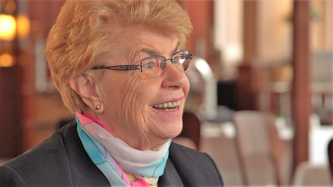 Un portrait de soeur Angèle