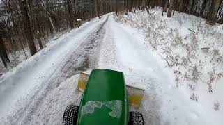 John Deere 420 Classic Garden Tractor Snow Plowing 12 17 2020