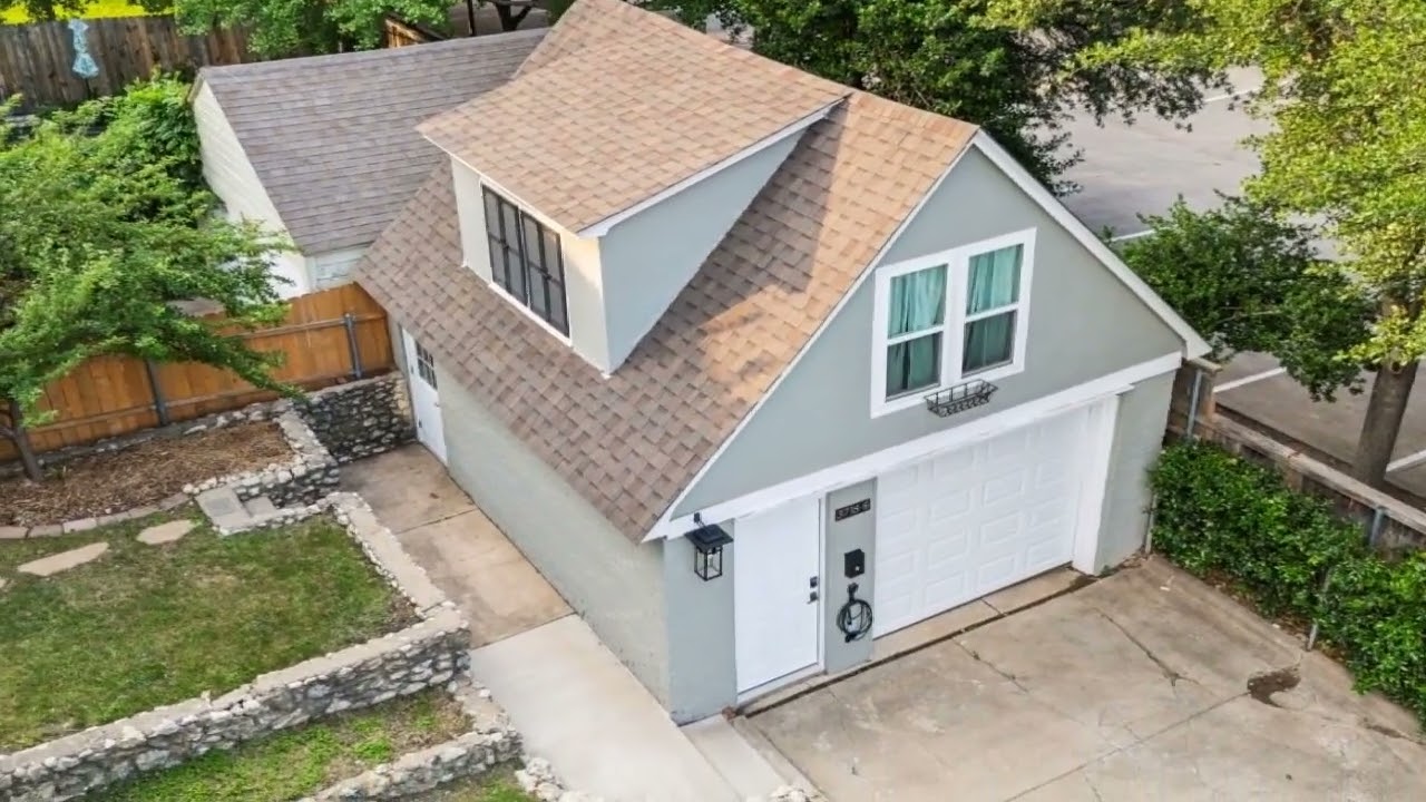 3718 Tulsa Way, Fort Worth, TX Presented by Crystal Zschirnt.