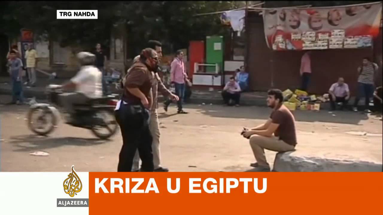 عملية عسكرية لتفريق المتظاهرين المصريين