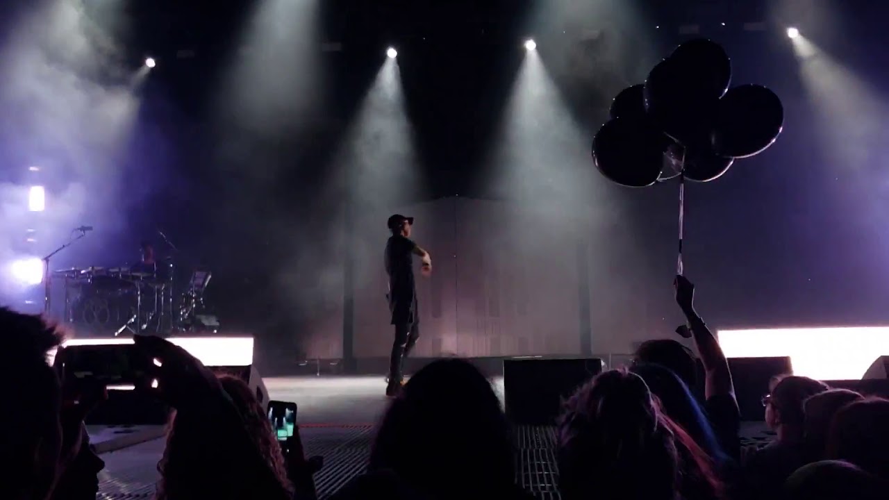 NF - No Name live (1080p)