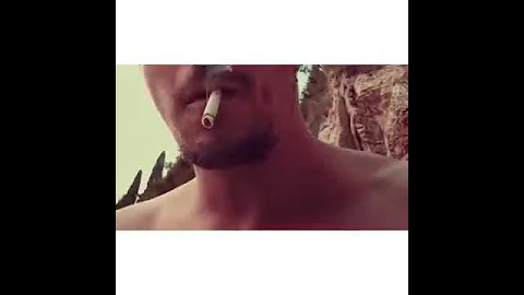 رجل يشرب السجاره في اقل من دقيه W T F 