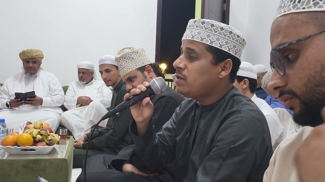 مجالس الانس بصلالة قصيدة : ( بالشل بالمغنى لحون القصيد )  للحبيب علي الحبشي المنشد عمر المنصب