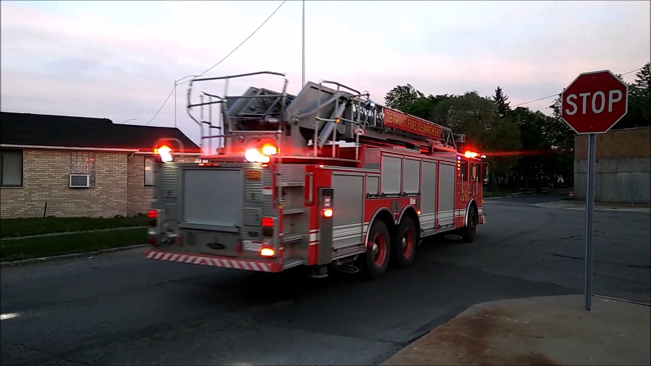 Detroit Ladder 26 Responding - YouTube