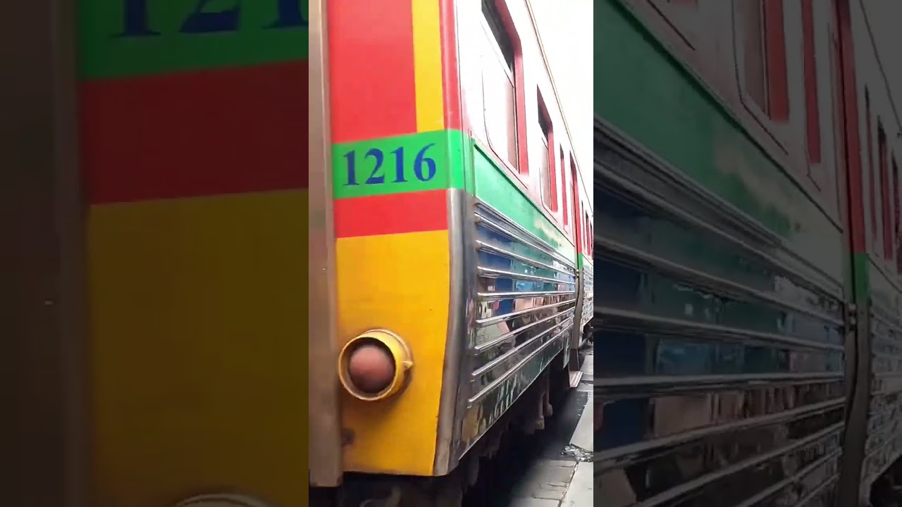 Железнодорожный рынок Мае Клонг - прохождение поезда