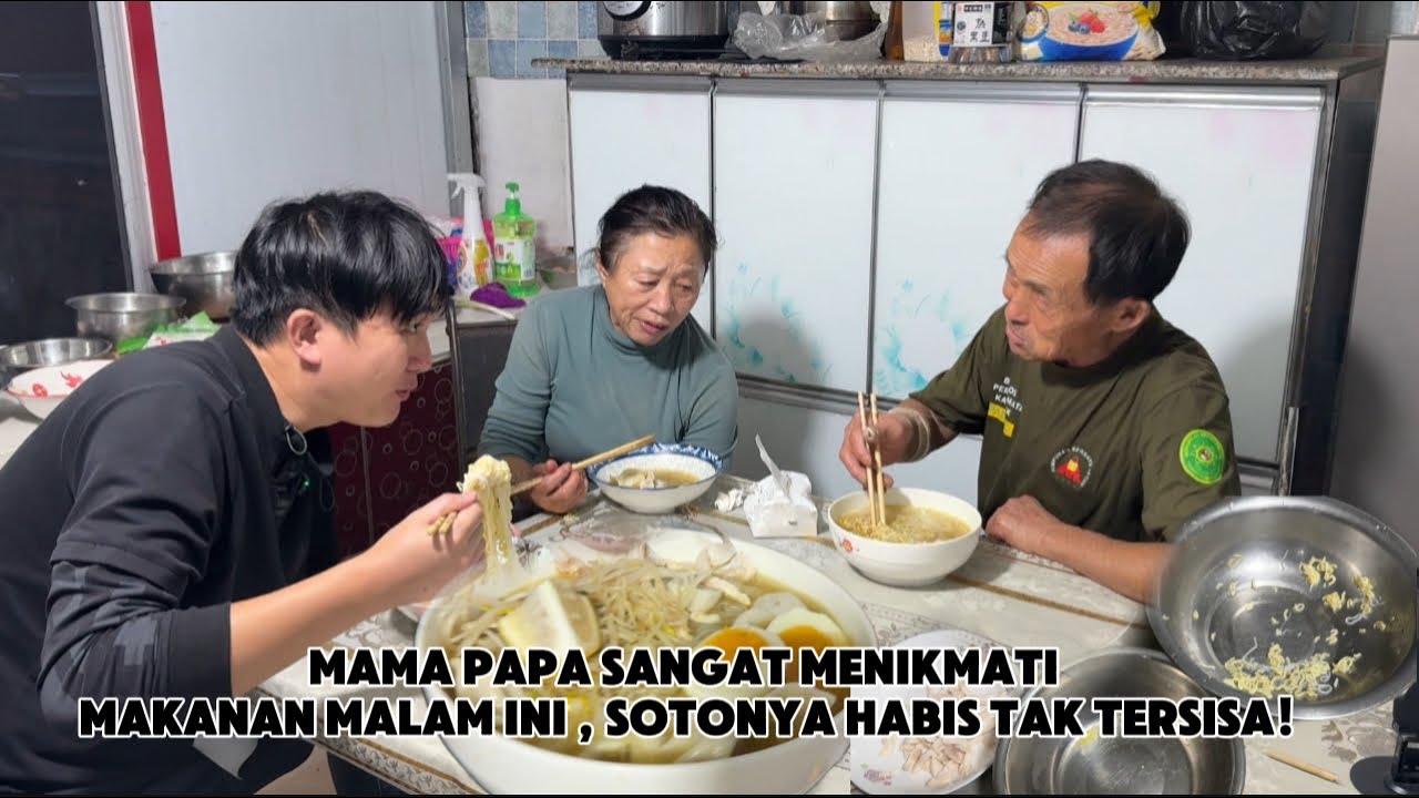 Baoqi Menghidangkan Masakan Indonesia Untuk Orang Tuanya