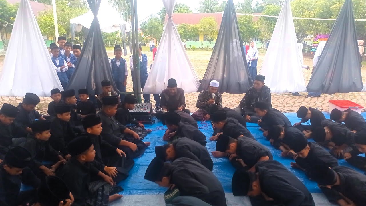 Indahnya Lantunan Zikir Aceh dalam Peringatan Maulid Nabi di MTsN 7 Aceh Utara