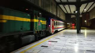 Ankara Ekspresi, Ankaradan Kalkmak Üzere 1. Perona Yanaşmaktadır.