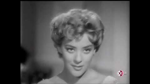 Silvia Pinal en "Un extraño en la escalera"
