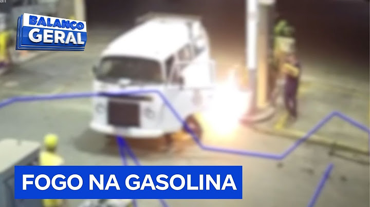 Kombi pega fogo ao lado de uma bomba de combustível: frentistas agiram rápido