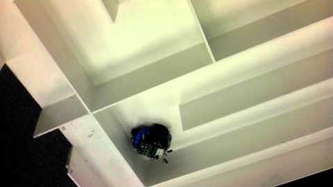 Parallax BoeBot (Maze Navigation with IR Sensors)