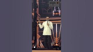 #AbhishekBachchan celebrates his win with gratitude, dedicating his award to his father and daughter