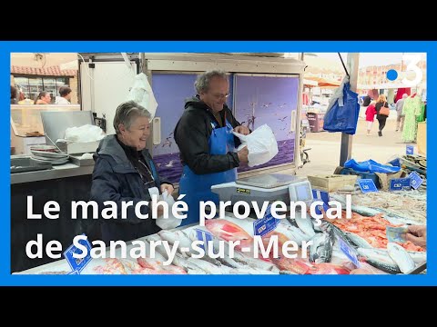 A Sanary-sur-Mer, dans le Var, le marché provençal est ouvert sur la mer