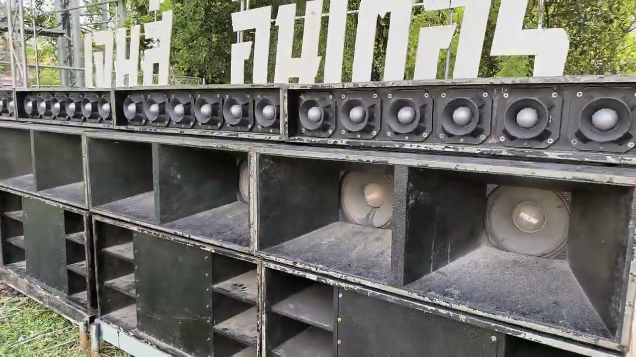 วัดราษฎร์ศรัทธาทำปทุมธานี 8จอ ฟิล์ม+ดิจิตอลงานขาวดำ