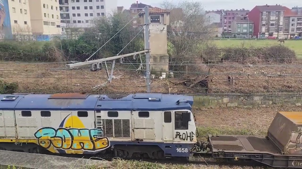 1657+ bobinero + 1658 + bobinero de vía estrecha en El Berrón