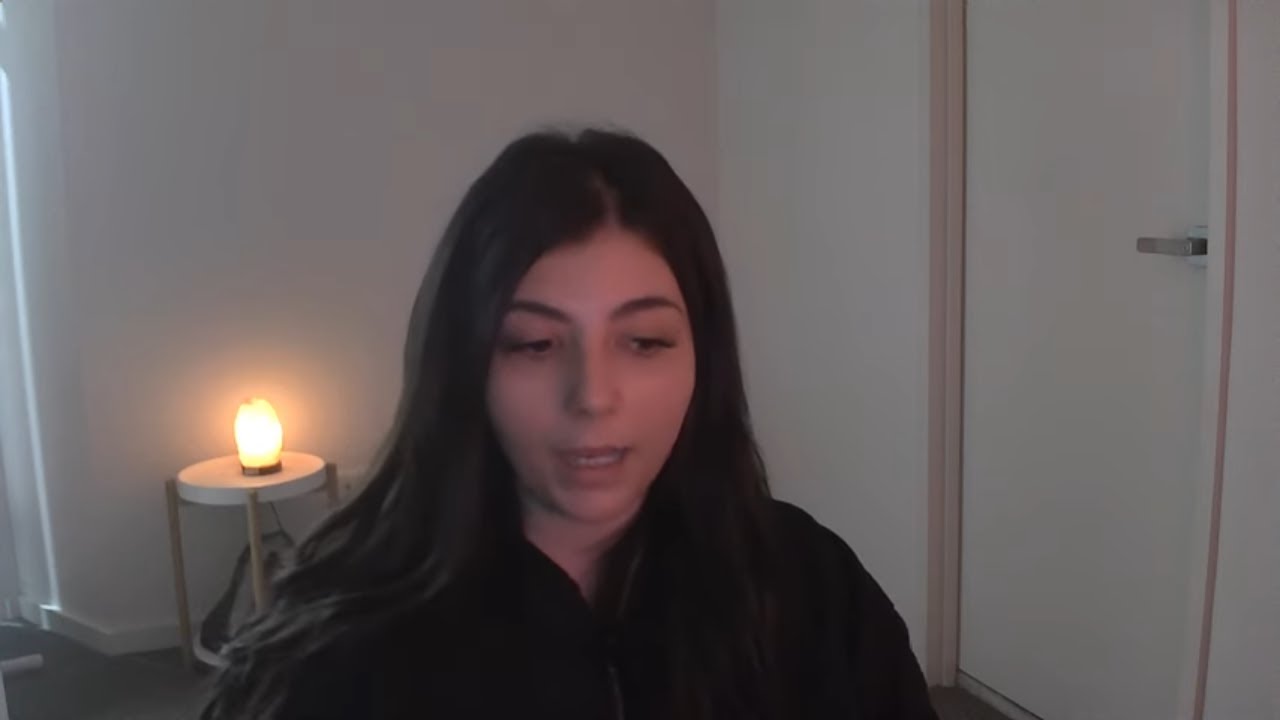 MULTIPLE PEOPLE ARE FIGHTING FOR YOUR ATTENTION... BUT ONE OF THEM IS A NARCISSIST IN DISGUISE