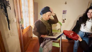 40 años viviendo en un pueblo solitario de España, la visitamos en su cumpleaños by Elandrevlog 18,998 views 3 months ago 13 minutes, 38 seconds