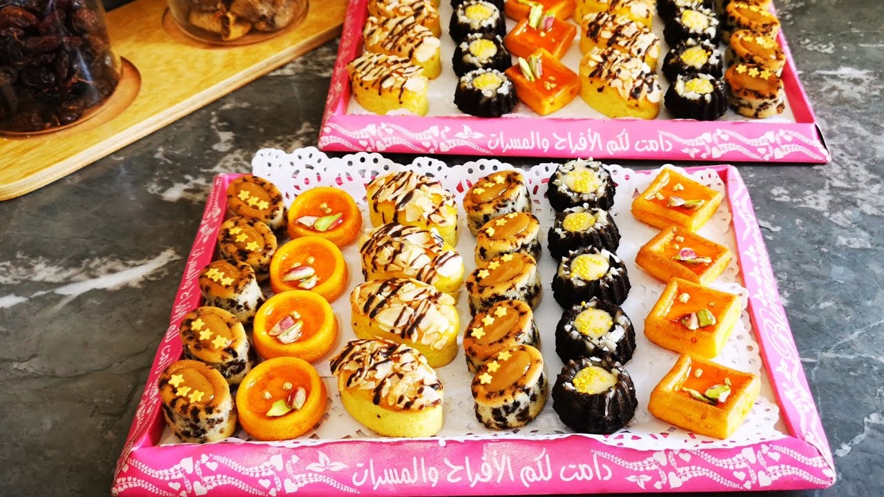 ميني كيك بأشكال مختلفة نوعي كيف بغيتي حمري وجهك مع ضيافك 😊