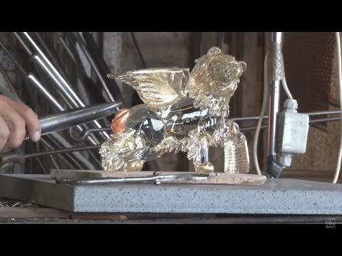 Video: Fluxus, o sculptură din sticlă de Murano