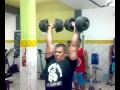 60kg no desenvolvimento de ombro c/ halteres