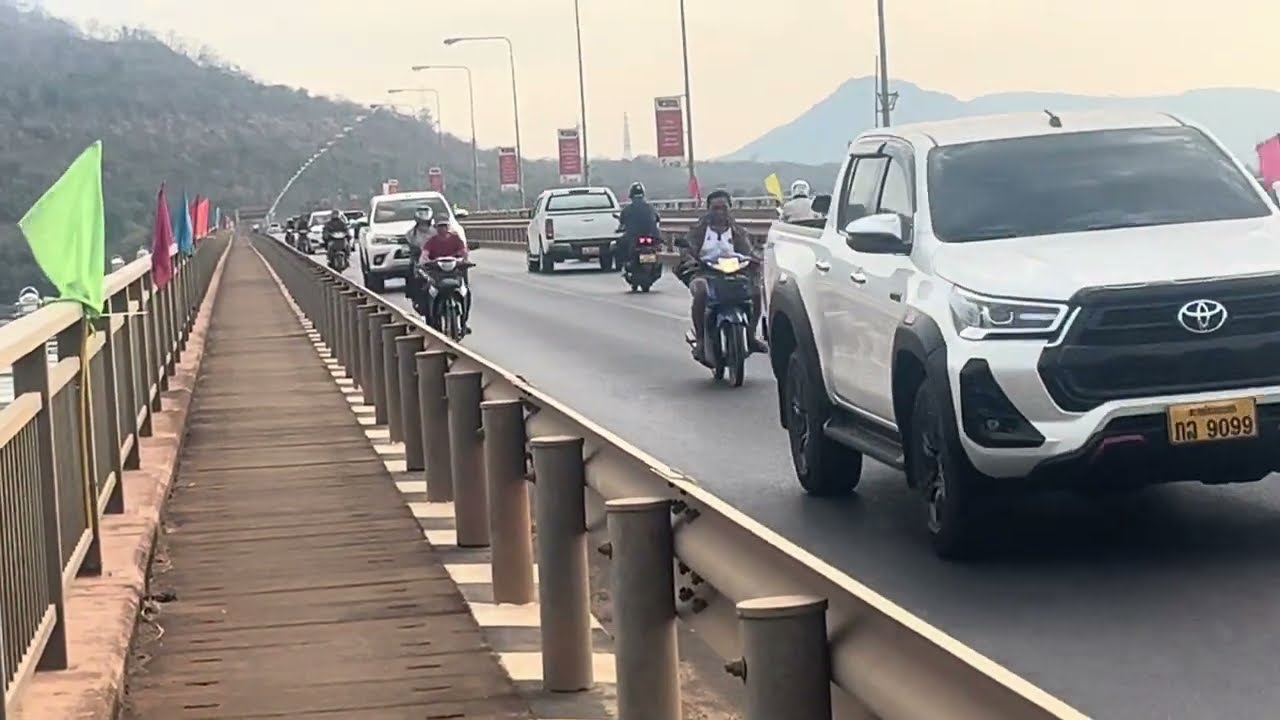 เดินข้ามโขง! ครั้งแรกในชีวิต ตรงสะพานเมืองปากเซ ไปฝั่งภูสะเหลา ราว 1 กิโลเมตร วิว…สุดสวย