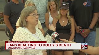 Fans react to Dolly Parton's death in downtown Nashville