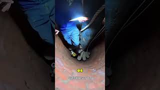 👻 Dad searched for his phone in a haunted well… what he found was unbelievable! 🤯😂📱🔥 👻 Dad searched for his phone in a haunted well… what he found was unbelievable! 🤯😂📱🔥