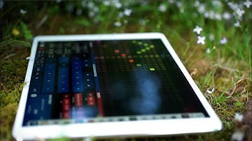 Xynthesizr outdoor live jam (w/ Patterning, Fugue Machine, iVCS3, iPulsaret, Zeeon, etc.)