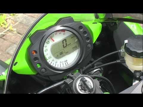 笑 2010 ZX-10R 排気音 - YouTube