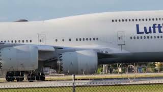 Boeing 747 Lufthansa takeoff