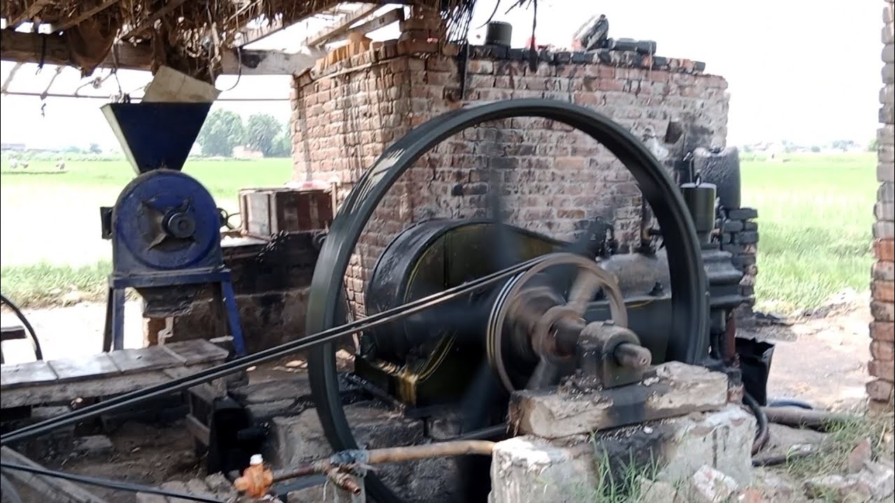Kalam Engine kala diesel engine || black old engine ! kala engine work on chakki ...