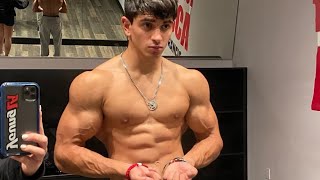 18 years old Teen boy flexing muscle arm wrestling | muscle worship | teen muscle