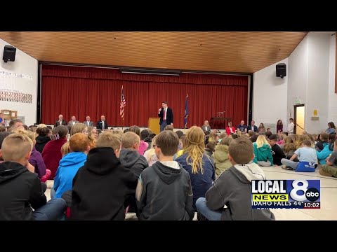 Governor Little visits Ucon Elementary School