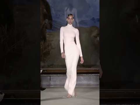 One Of The Best Supermodels Of All Time Yasmin Wijnaldum She S So Beautiful Yasminwijnaldum