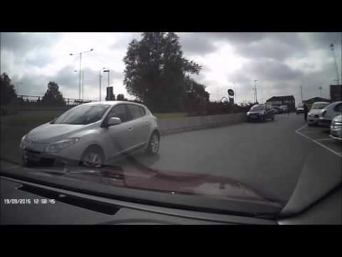 DashCam Gatt - 2 Cars parked where they shouldn't be