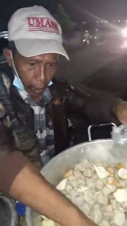 🗣: Bang siomay nya goceng tapi gak pake siomay