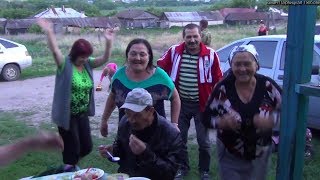 Вот так!! Гуляют в деревне Саратовской обл. Песни , Пляски и Гармонь.Деревня Абдуловка Гудит, Жгет Вот так!! Гуляют в деревне Саратовской обл. Песни , Пляски и Гармонь.Деревня Абдуловка Гудит, Жгет