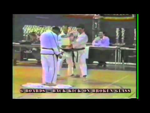 Multiple board breaks - Grandmaster Suk Jun Kim