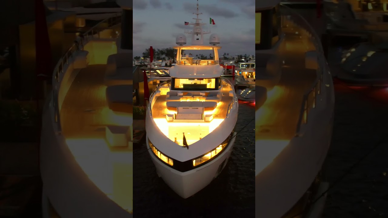 Floating mansion!!!........Azimut yacht.